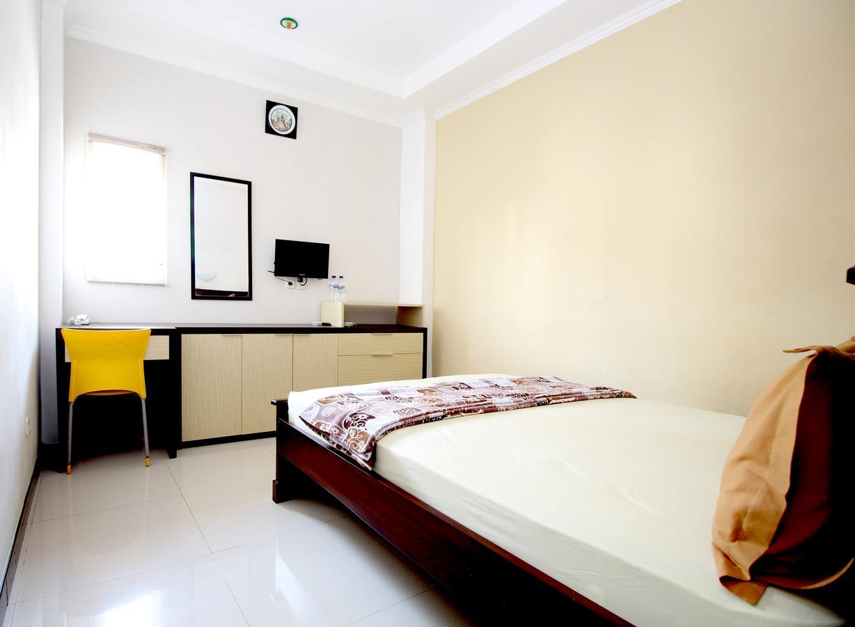 Hotel Elresas Lamongan Exterior photo
